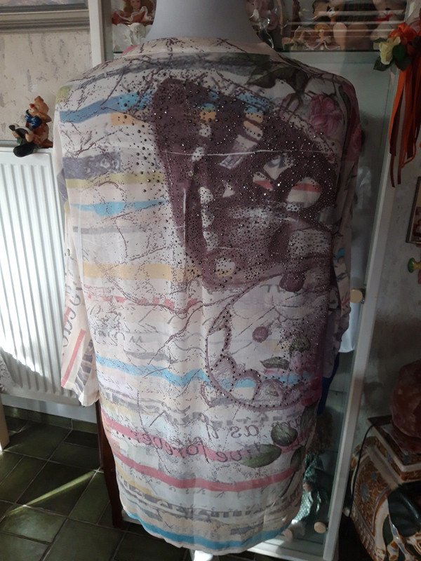 Schöne bunte leichte Bluse mit Glitzersteinchen