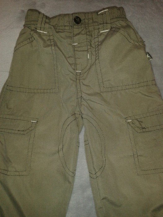 Sehr schöne leichte Sommer- Hose Gr.86