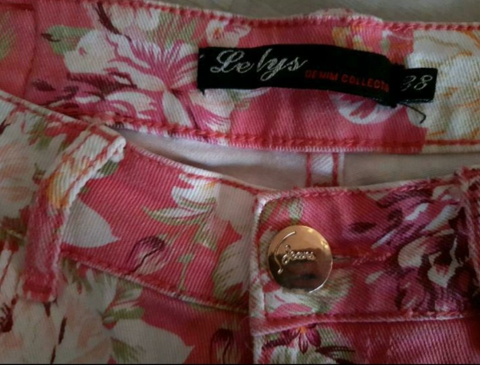 Hose von der Marke Lelys 