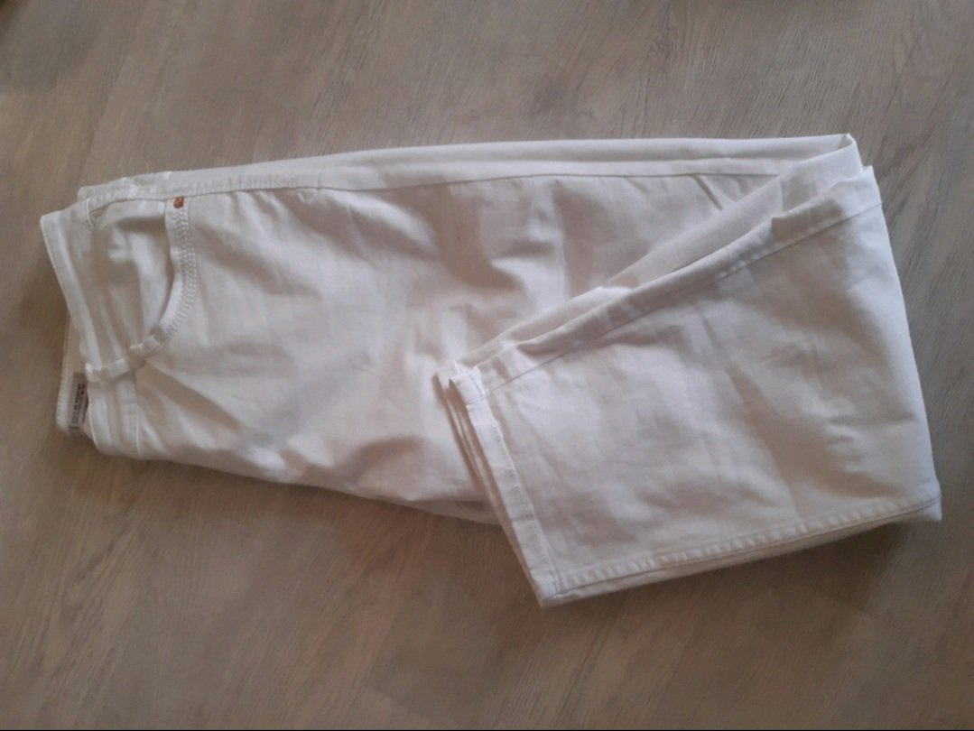 Hose von der Marke Cecil 