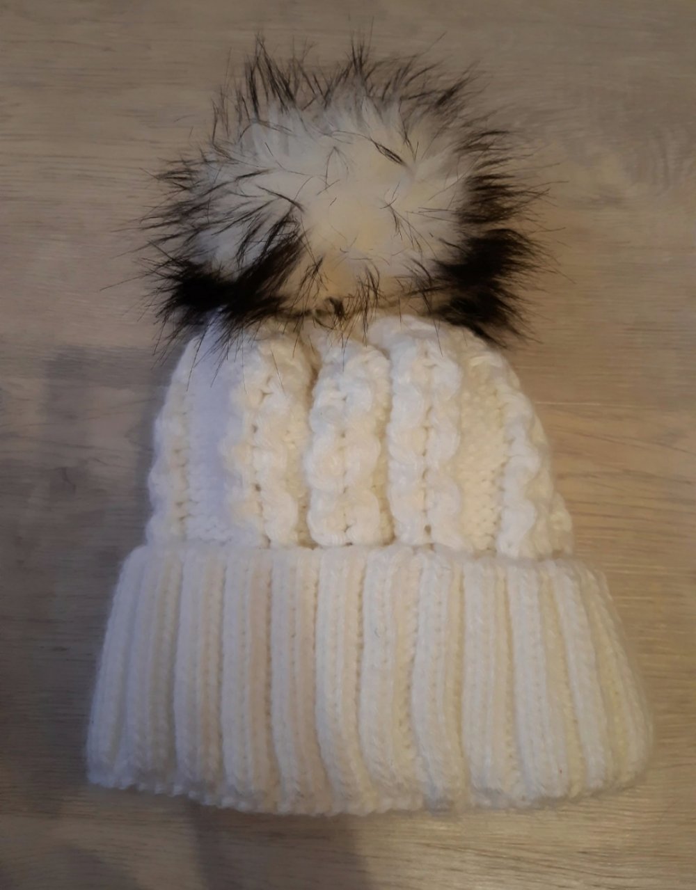 Elegante Mütze in weiß 