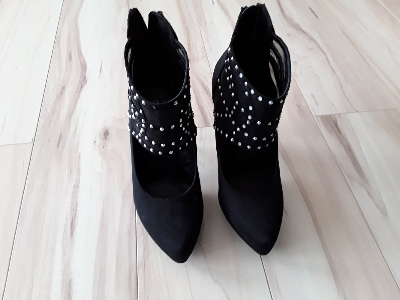 Ungetragene neue schicke Pumps / Ankleboots
