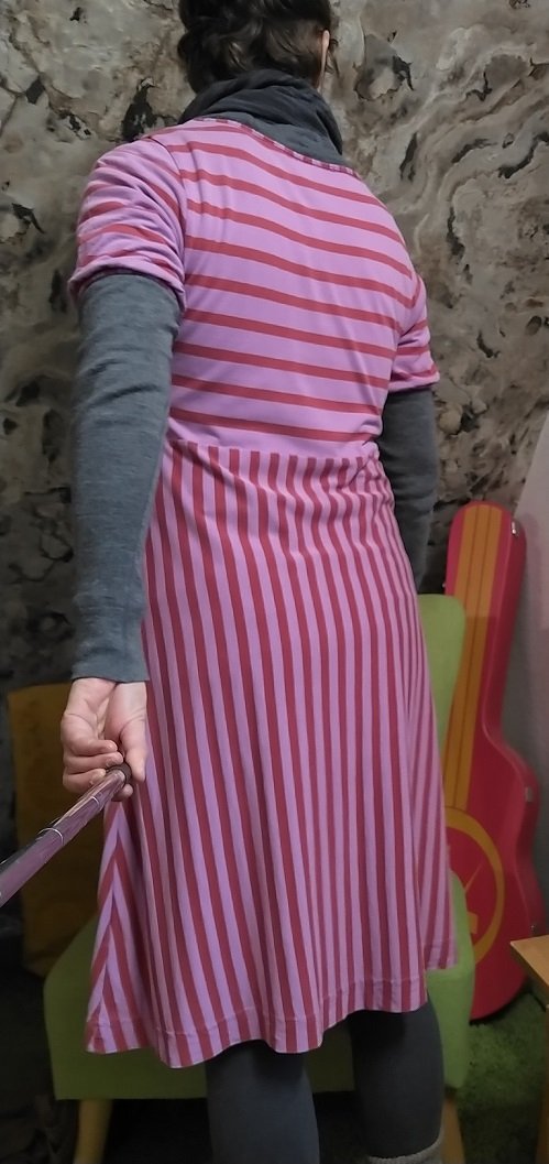 Pinke Streifen Kleid mit Taschen