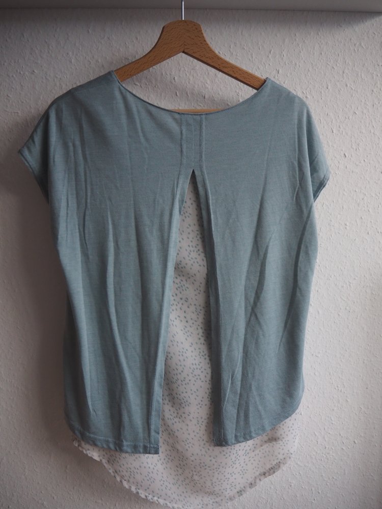 Bluse mit raffiniertem Rücken