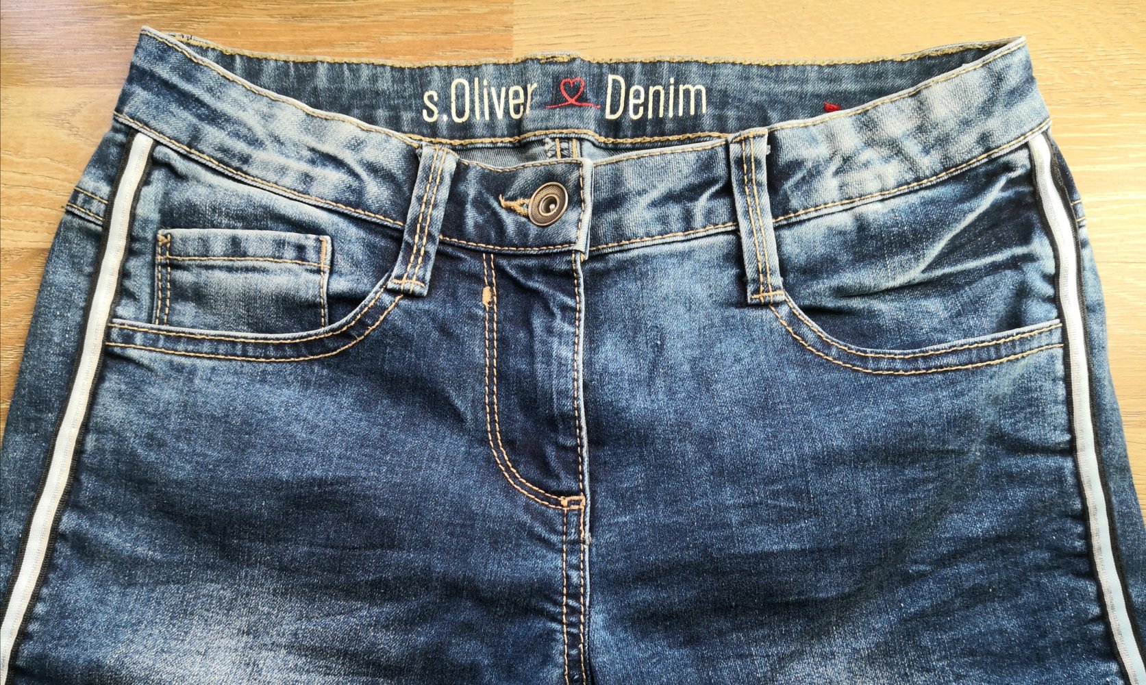 S'Oliver Denim Jeans mit seitlichen Streifen 