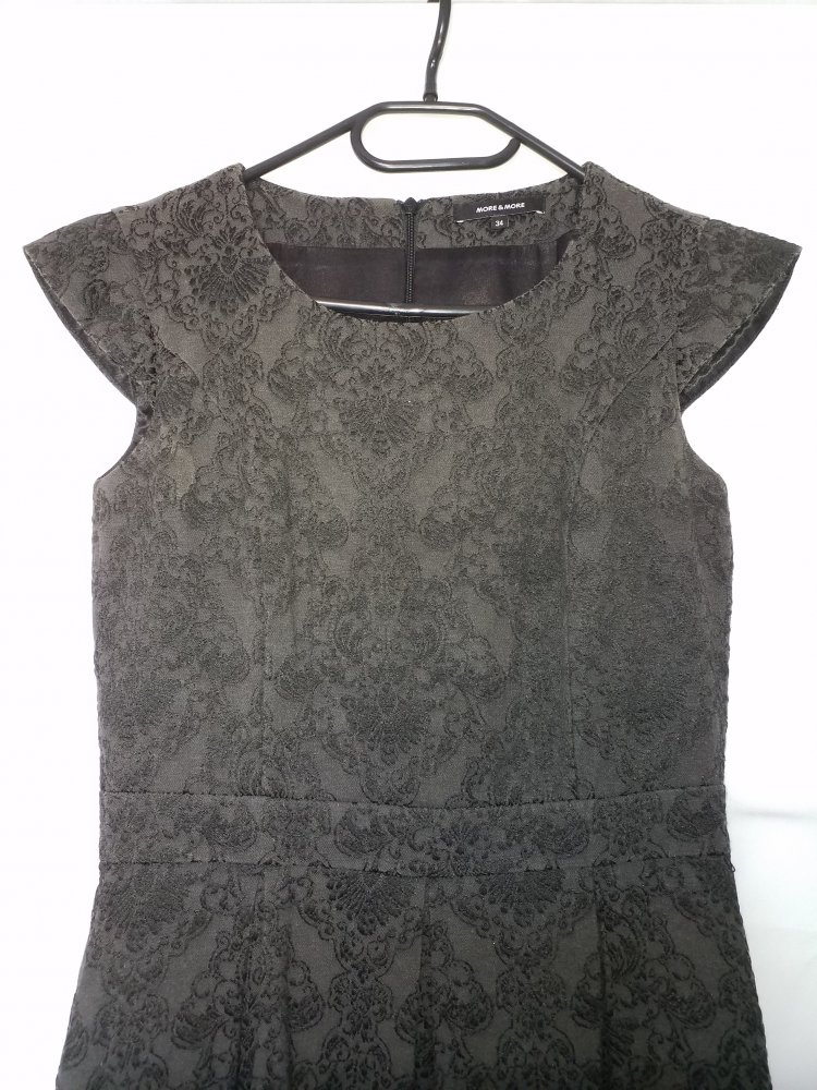 Kleid und Jacke 