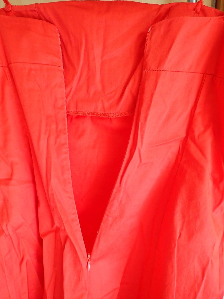 Kleid in Rot