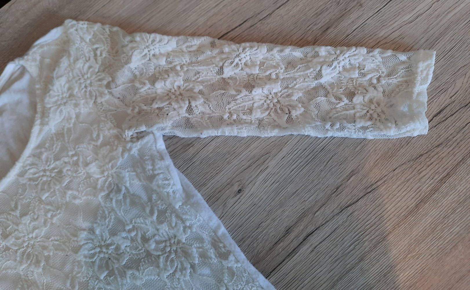 Damen weißes Shirt mit Spitze dreiviertel Ärmel