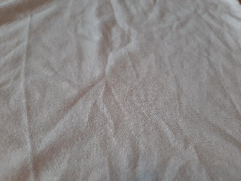 Weißes T-Shirt mit Blumenmuster