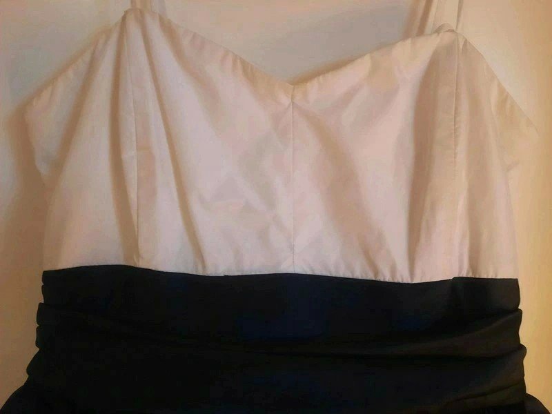 Schönes Vokuhila Kleid schwarz weiß Abschlussball/Abendkleid