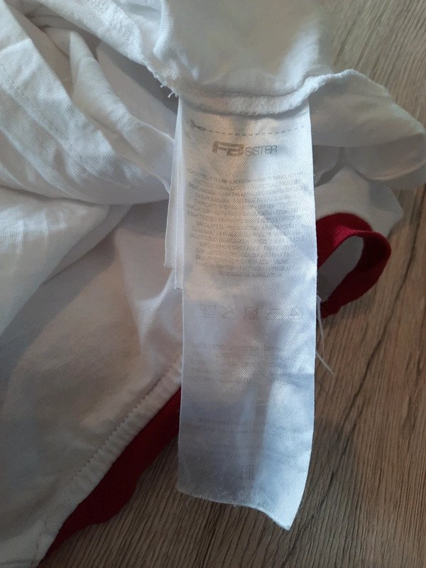 Weißes T-Shirt bauchfrei mit Streifen