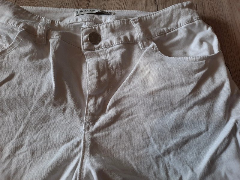 Damen Shorts weiß mit Streifen