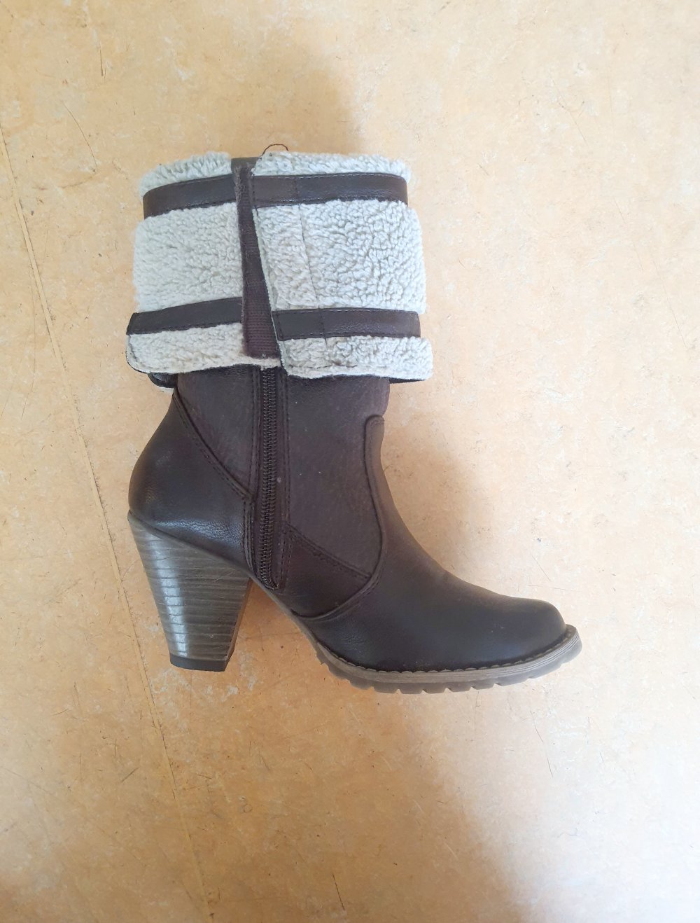 Stiefel, Gr. 36, NEU