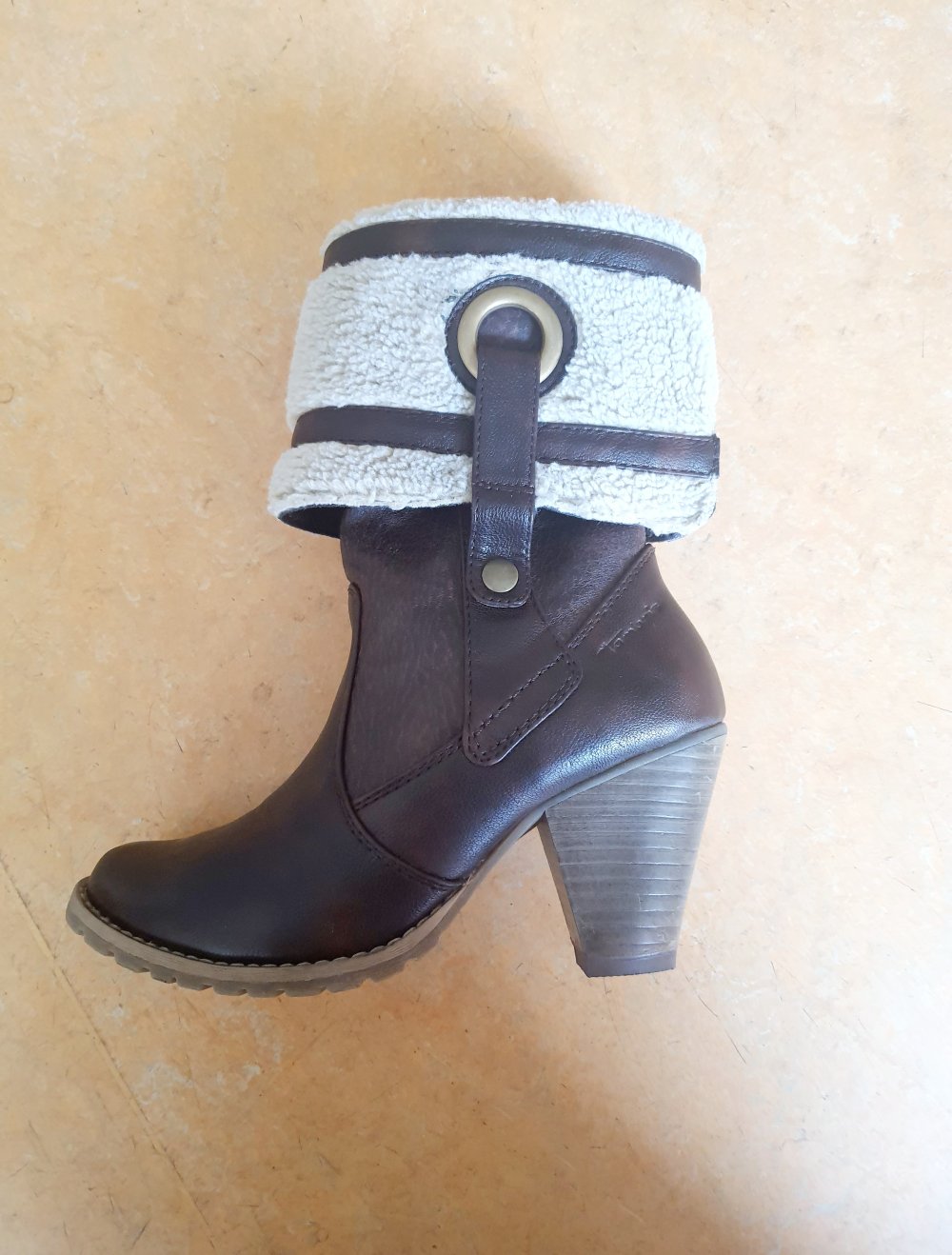 Stiefel, Gr. 36, NEU