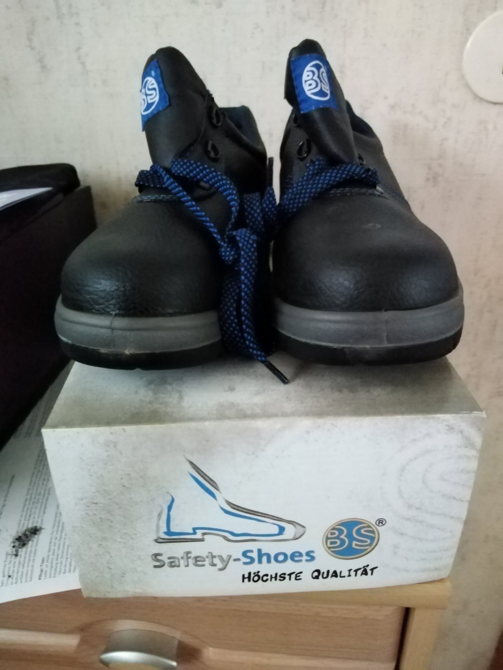 Neue Arbeitsschuhe BS im Originalkarton Gr.43