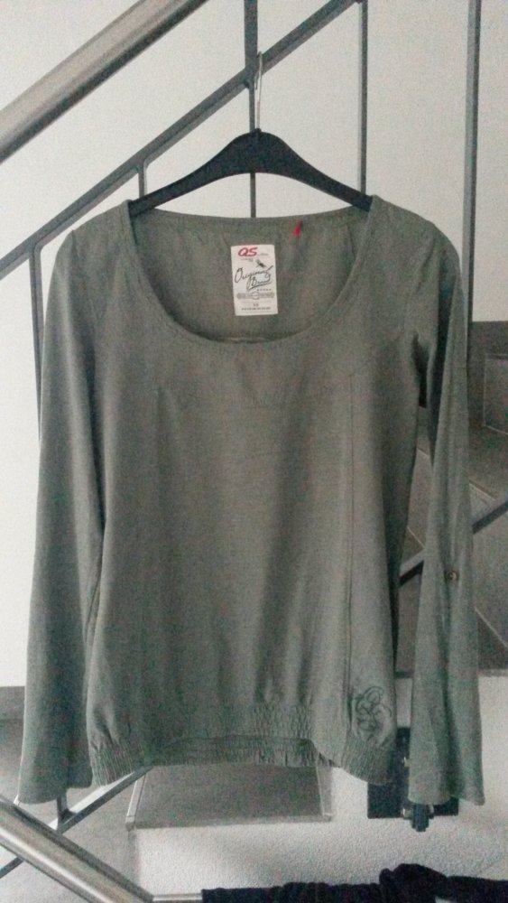 hübsches Blusenshirt / Langarmshirt von QS in Gr. XS