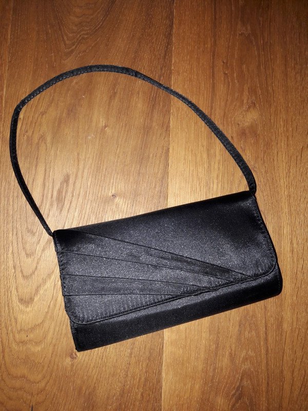schwarze Clutch Abendtasche von Dunnes