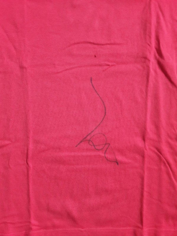 Rotes Tshirt von FC Bayern München mit Autogramm Zé Roberto