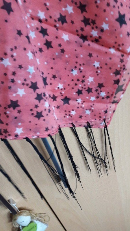 Tuch mit Sternchen-Muster