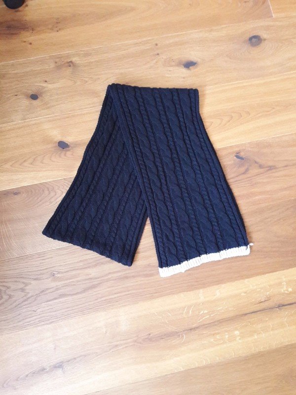 Strickschal Zopfmuster schwarz von Bugatti