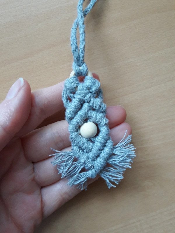 Makramee Schlüsselanhänger hellgrau handmade