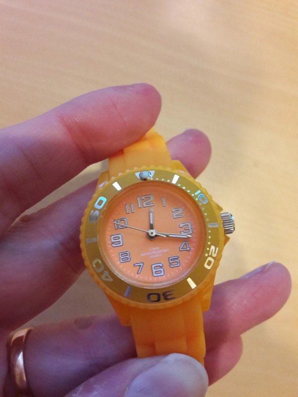 Armbanduhr orange mit Silikon-Armband