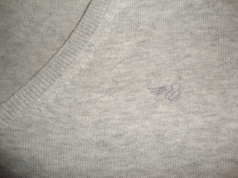 Graumelierter Pulli mit V-Ausschnitt von Esprit Strickpullover