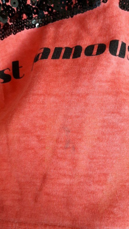 T-shirt in Rot mit Pailletten oversize