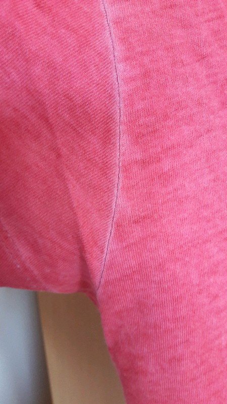 T-shirt in Rot mit Pailletten oversize