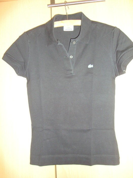 Poloshirt in schwarz von Lacoste
