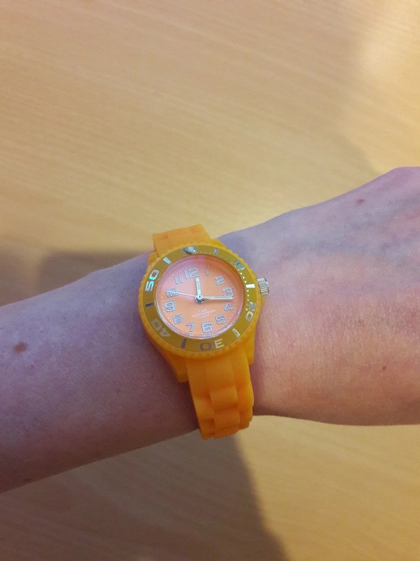 Armbanduhr orange mit Silikon-Armband
