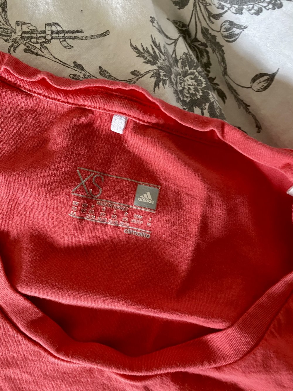 Adidas T-Shirt