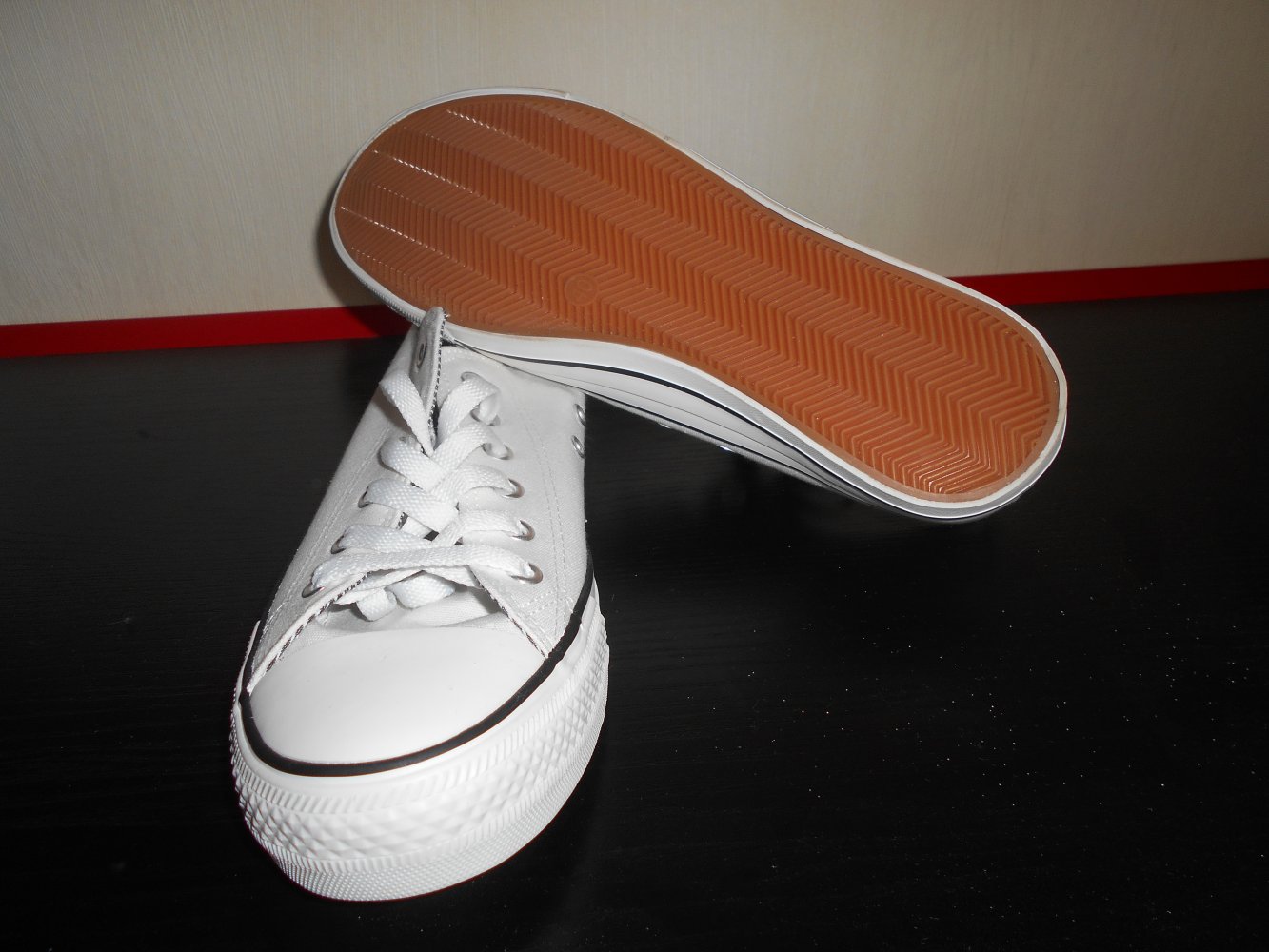 Turnschuh NEU