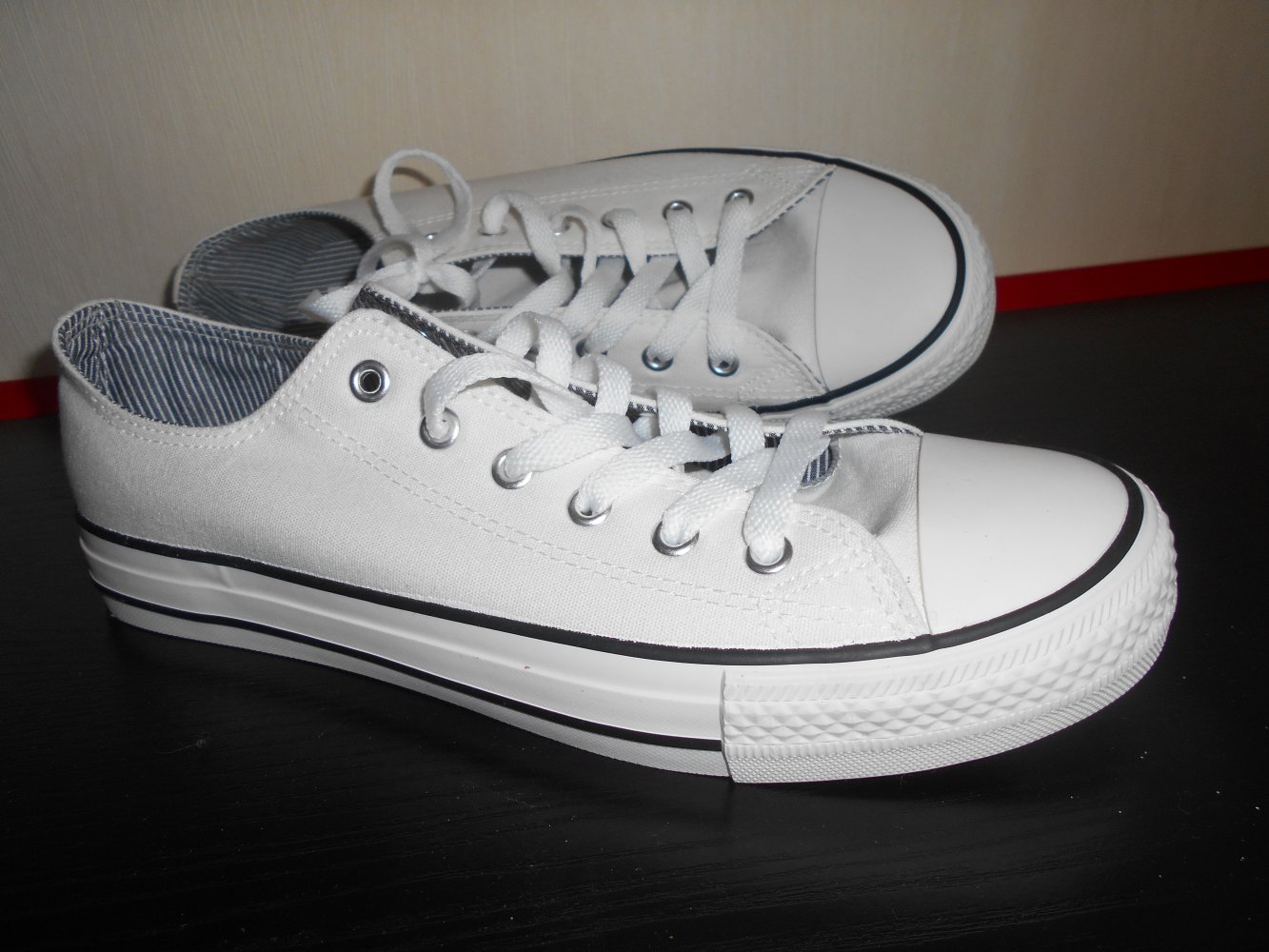 Turnschuh NEU