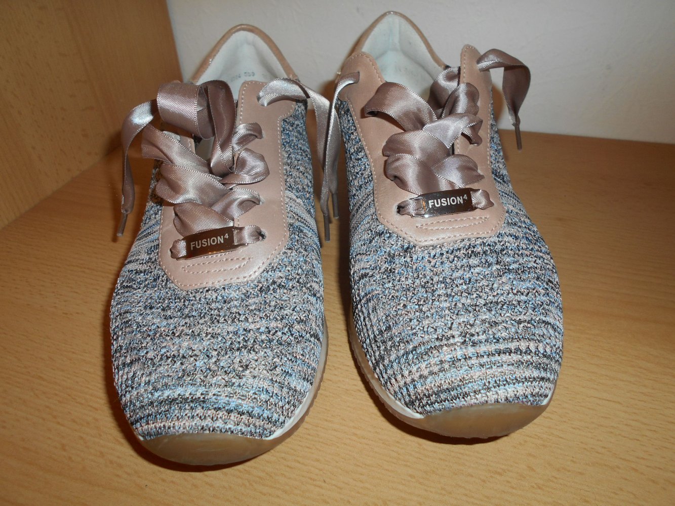 Schnürhalbschuh