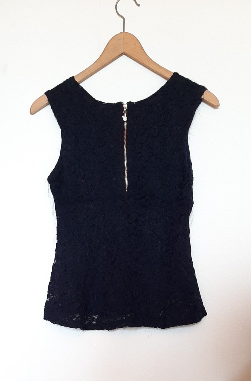 Blaues Top