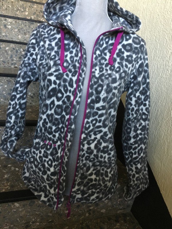 Fleecejacke mit Leopardenmuster