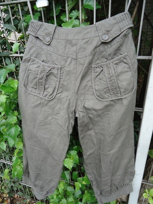 Knielanger Hose