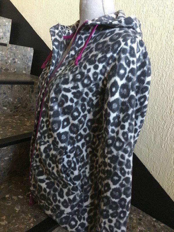 Fleecejacke mit Leopardenmuster