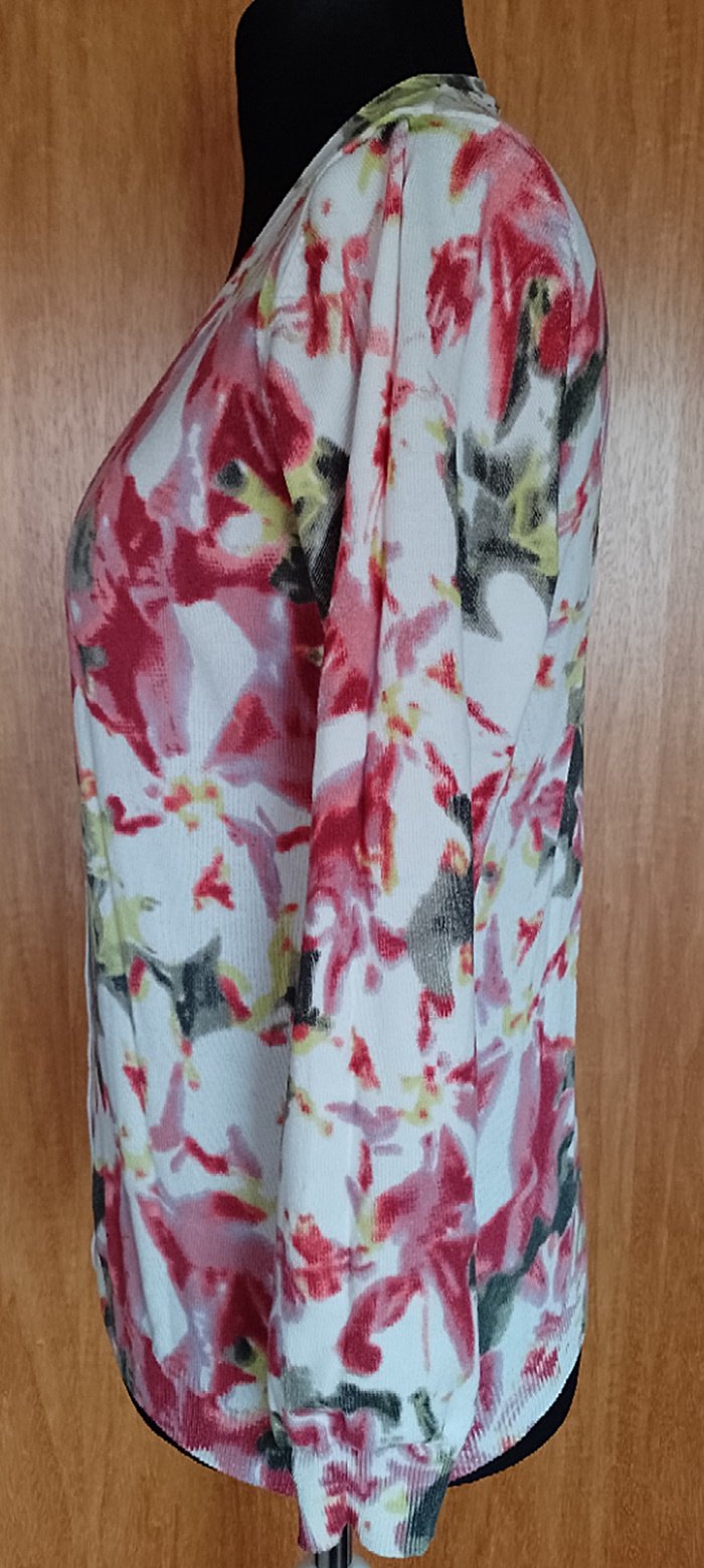Strickjacke mit Blumenmuster, Woman by Tchibo, Gr. 40/42, ungetragen
