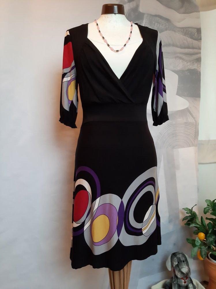 Retrolook gefällig? Übergangskleid im Paisleymuster