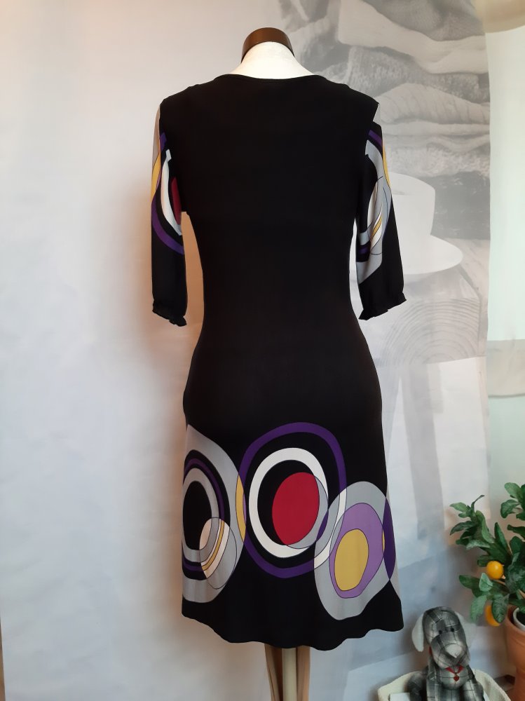 Retrolook gefällig? Übergangskleid im Paisleymuster