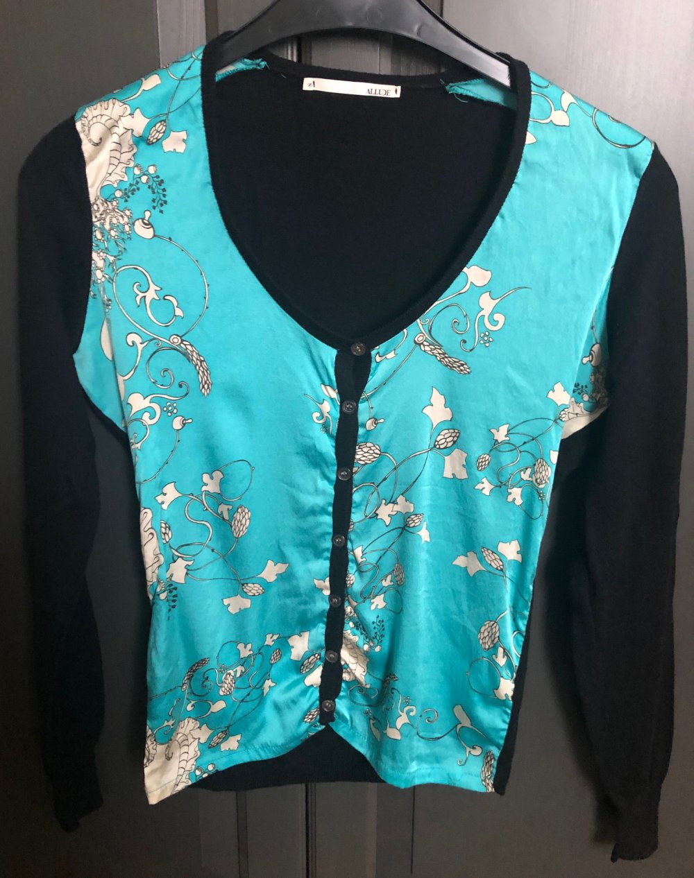 Süße, leichte Strickjacke für den Frühling von Allude! Neuwertig!