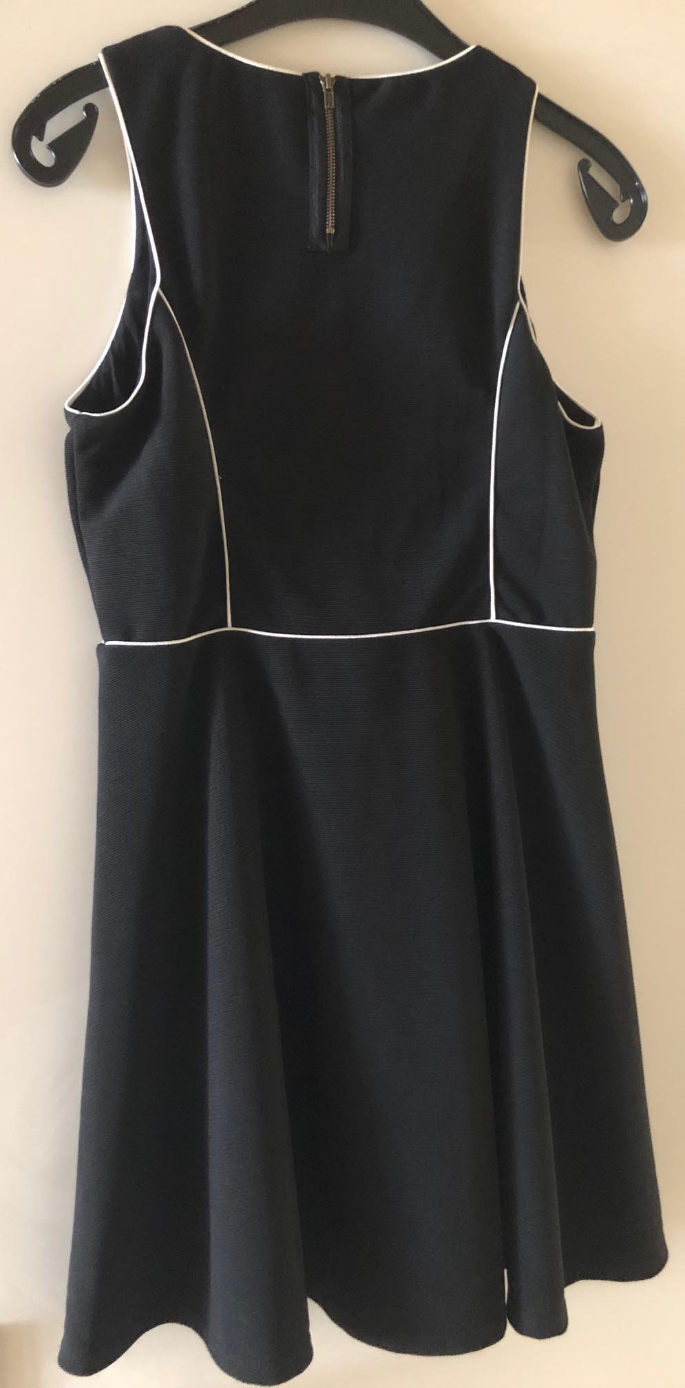 Schönes Businesskleid in schwarz! Neu!