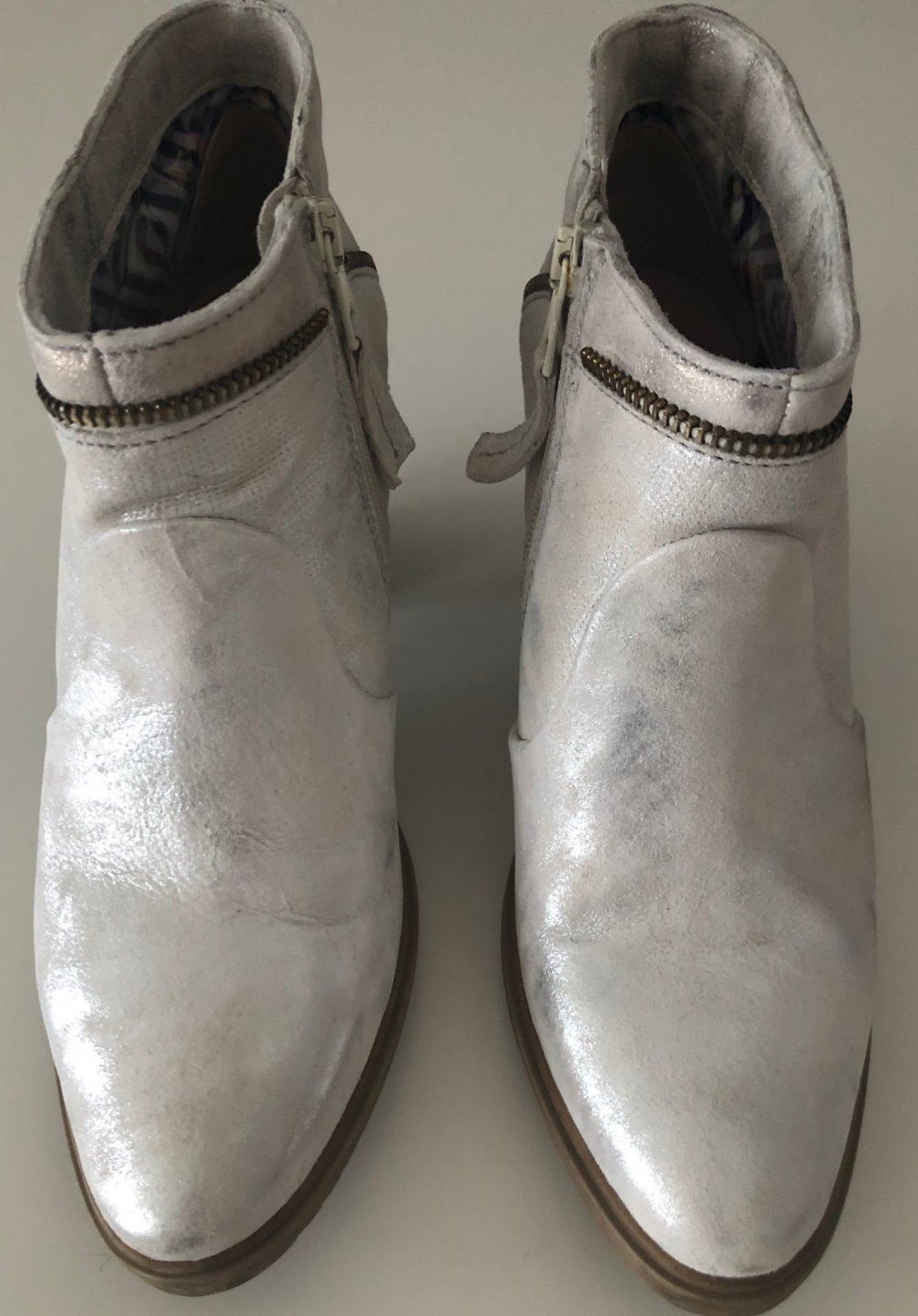 Silberne auffällige Stiefelette! Neu!