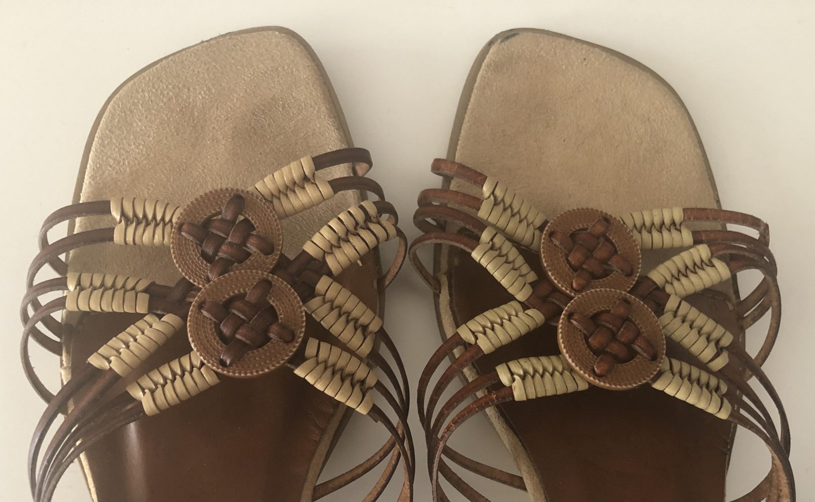 Braune süße Sandaletten im Indianer Look! Sehr guter Zustand!