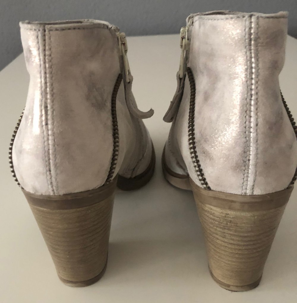 Silberne auffällige Stiefelette! Neu!
