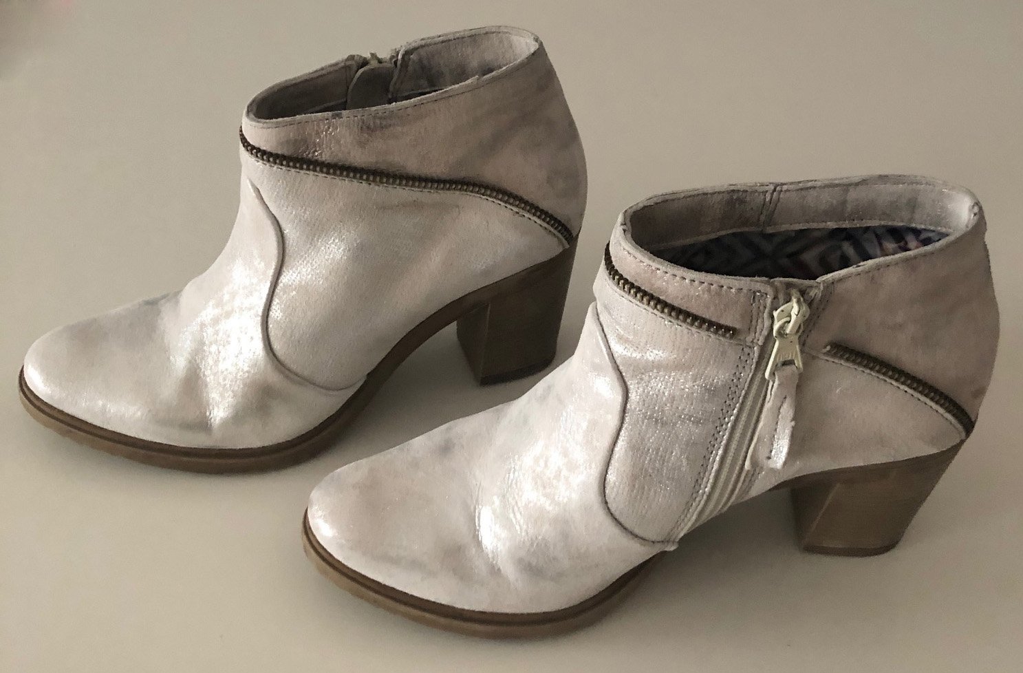 Silberne auffällige Stiefelette! Neu!