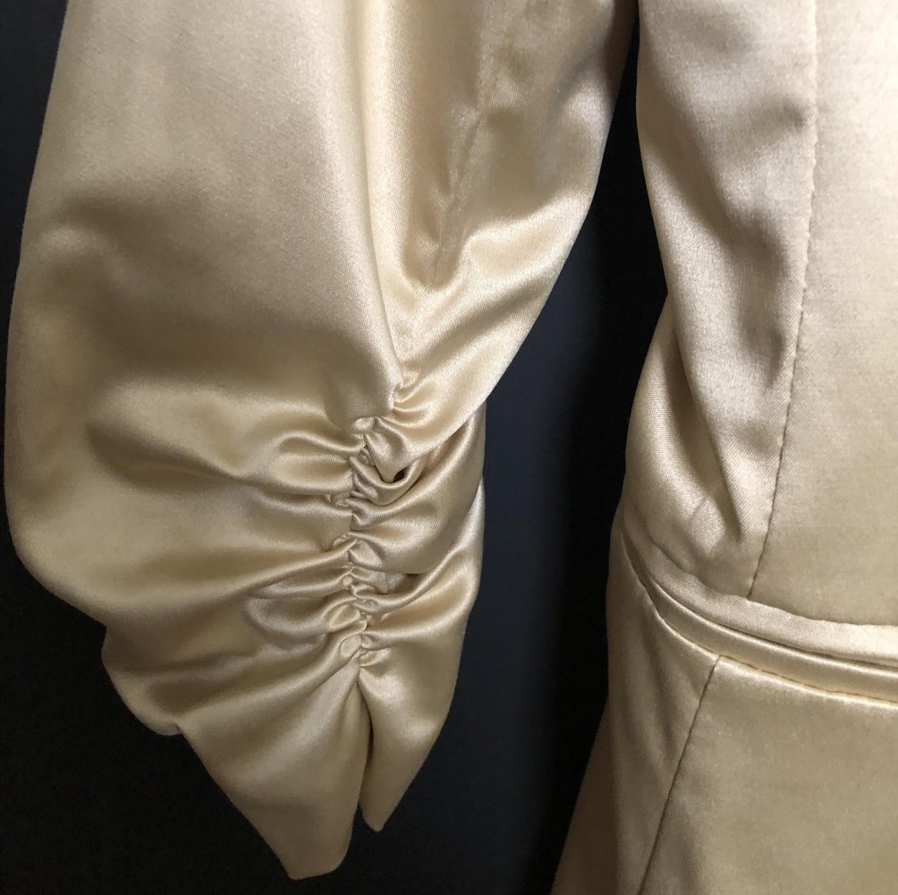 Eleganter, festlicher Blazer in Gold mit gerafften Ärmeln! Neu mit Etikett!