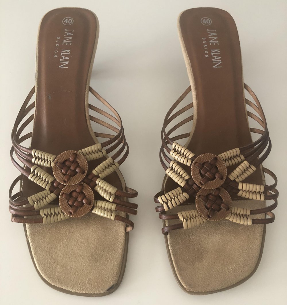 Braune süße Sandaletten im Indianer Look! Sehr guter Zustand!